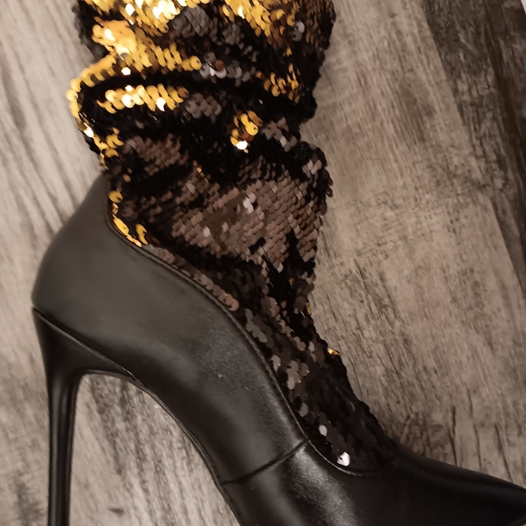 Gold and black sequence bootie - Picture 4 of 6